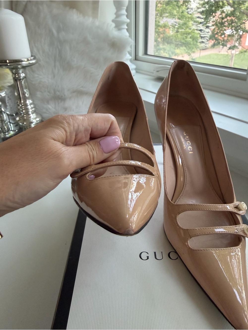 Gucci Patent Leather Pointed-Toe Pumps in Nude - Picture 2 of 6